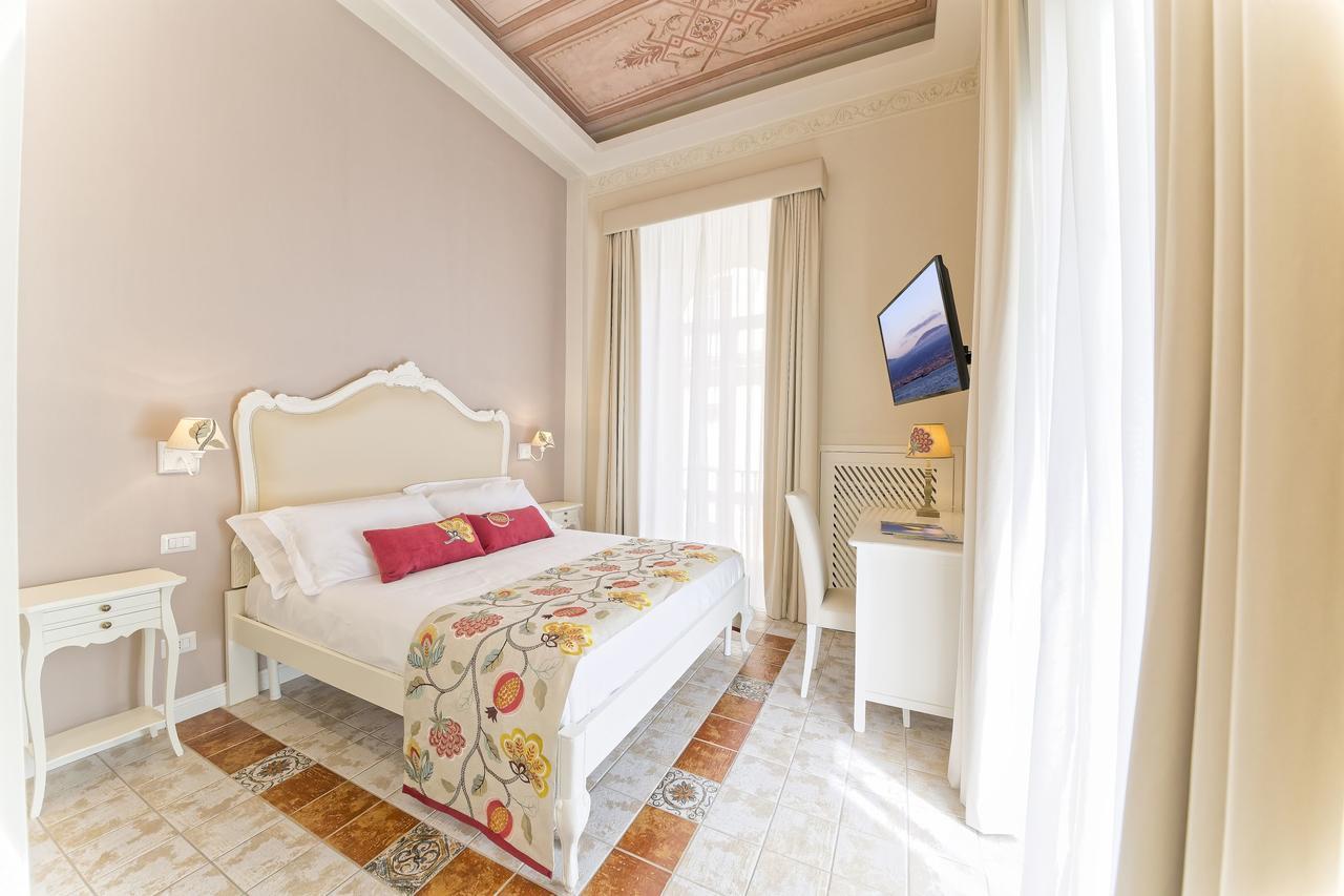 Certosa Suite Napoli Bagian luar foto